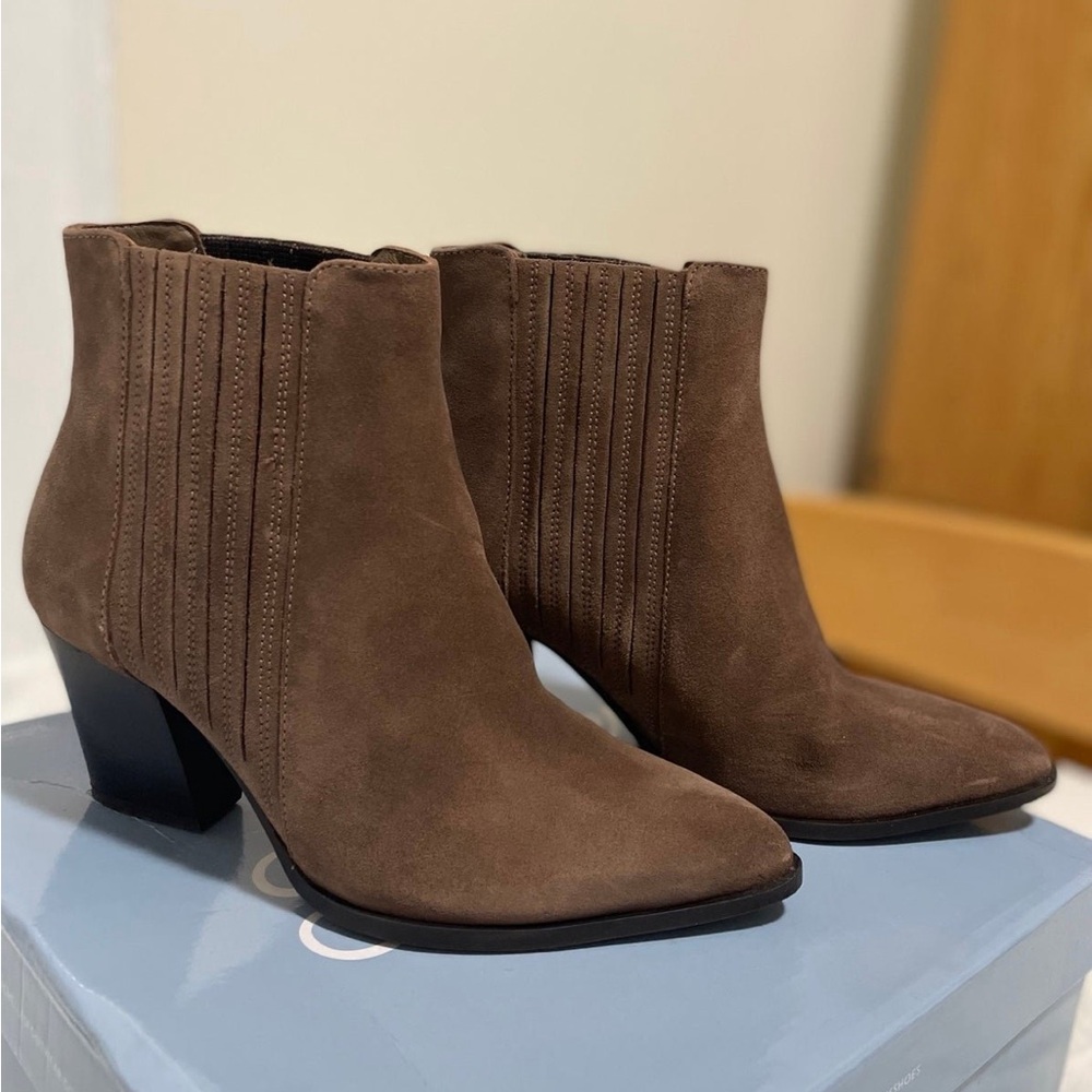 Seychelles booties, suede, women’s size 6